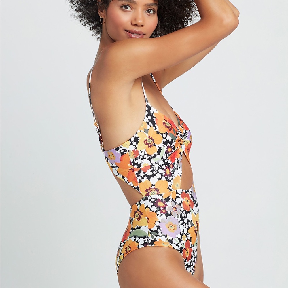 L*Space Kyslee One Piece Swimsuit Size 6